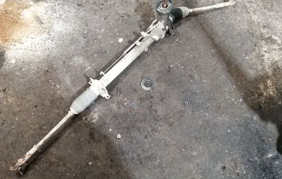 Volkswagen Golf IV Steering rack