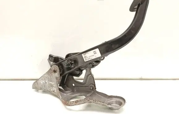 Volvo V60 Clutch pedal 32212172