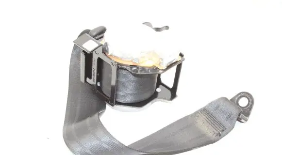 Mazda 3 II Rear seatbelt T89506T