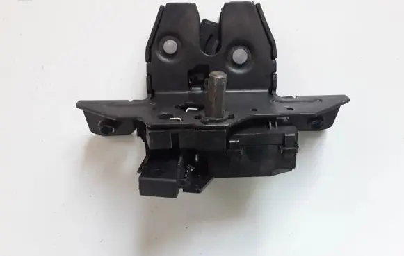 Loading door lock