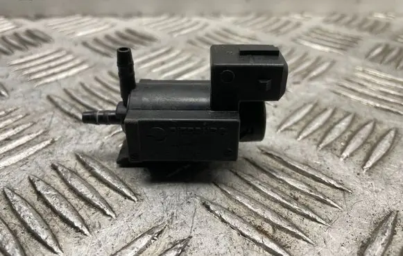 BMW 4 F36 Gran coupe Turbo solenoid valve 7810831