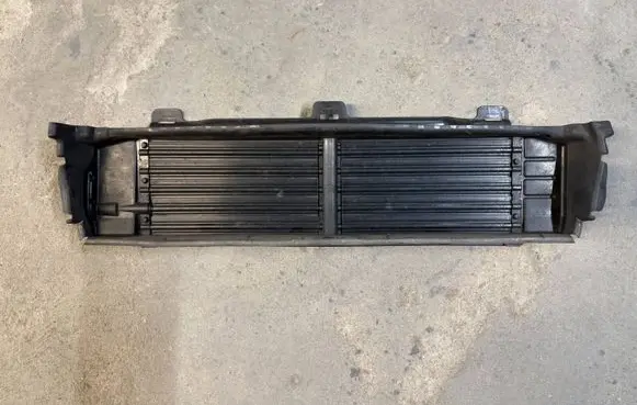 Volvo S90, V90 Intercooler air channel guide 31383212