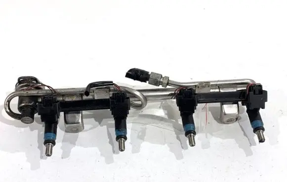 Audi A4 S4 B6 8E 8H Fuel main line pipe 06B133551K