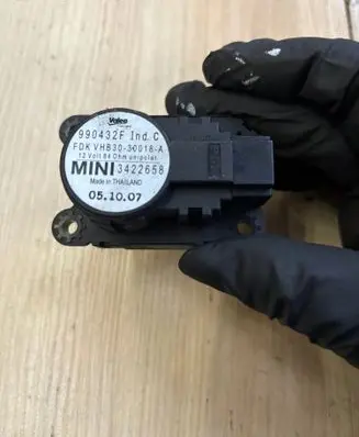 Mini One - Cooper Coupe R56 Intake manifold valve actuator/motor 990432F