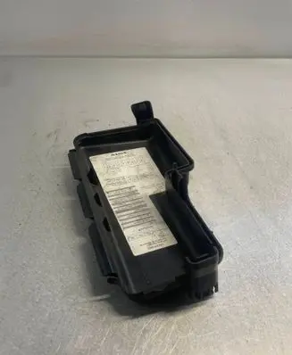Volvo S60 Fuse box cover 30728133