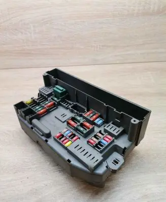 BMW 7 E65 E66 Fuse module 040407 073214