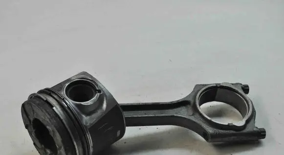 Volvo V70 Piston 