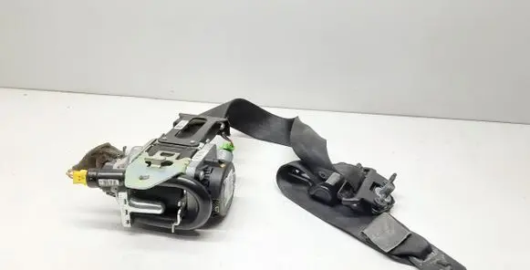 Volvo V60 Front seatbelt P39800482