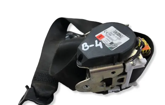 Mercedes-Benz Vito Viano W447 Front seatbelt A4478603685 061544