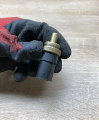 Coolant temperature sensor