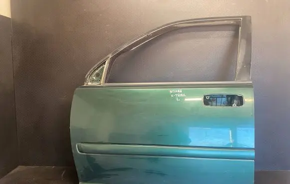 Nissan X-Trail T30 Front door