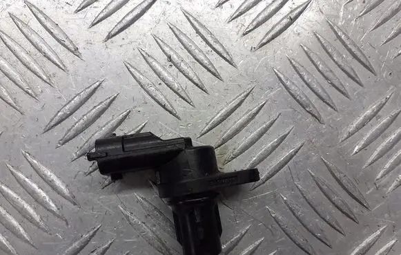 Ford Focus Camshaft vanos timing valve 4M5G-12K073-AA