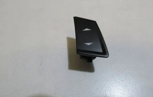 Land Rover Freelander 2 - LR2 Tailgate/trunk/boot open switch 15K602