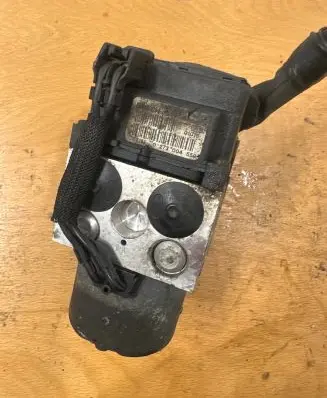 Toyota Avensis T250 ABS Pump 0273004559 187181 01015