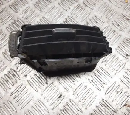 Toyota Corolla E120 E130 Dashboard side air vent grill/cover trim 5568064020 5567064010