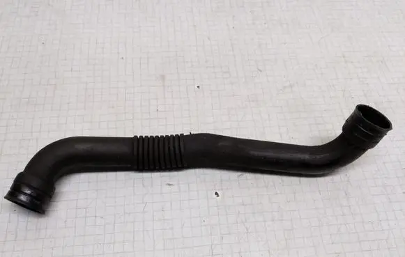 Volkswagen PASSAT B5.5 Breather/breather pipe/hose 038103493AE