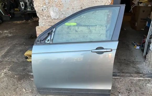 Land Rover Discovery Sport Front door