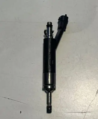 Peugeot 3008 III Fuel injector 9822715980