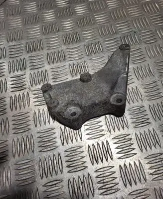 Mercedes-Benz Vito Viano W639 Engine mounting bracket A6510940039
