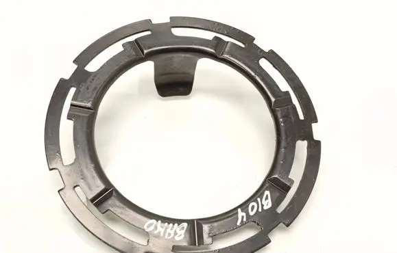 Opel Mokka X In tank fuel pump screw locking ring/nut 95032332