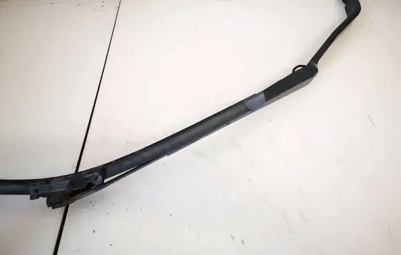 Subaru Impreza III Front wiper blade arm