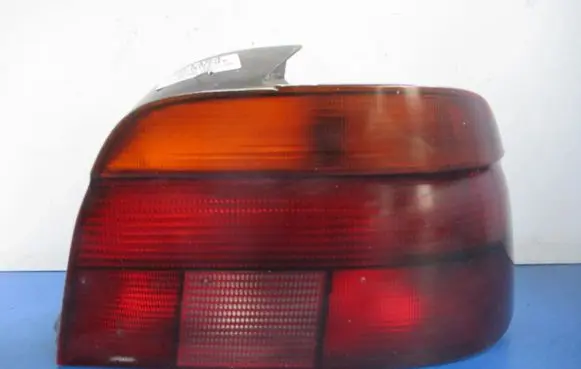 BMW 5 E39 Rear/tail lights 8358032