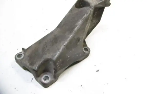 Audi A4 S4 B6 8E 8H Engine mounting bracket 8E0199307A