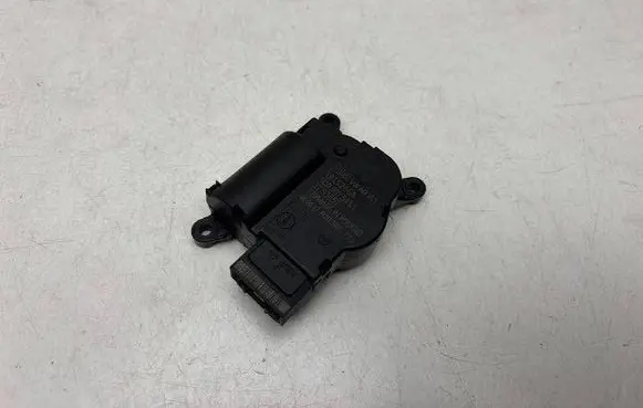 Volkswagen Golf Sportsvan Air flap motor/actuator 5Q0907511L