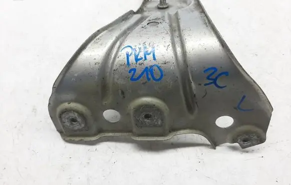 Volkswagen PASSAT CC Fender mounting bracket 3C8821141