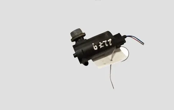 Toyota Auris 150 Windscreen/windshield washer pump