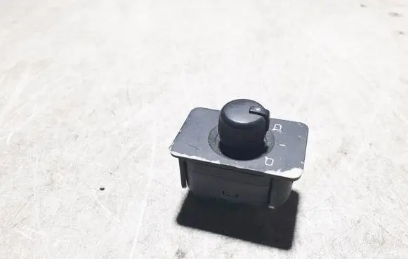 Wing mirror switch