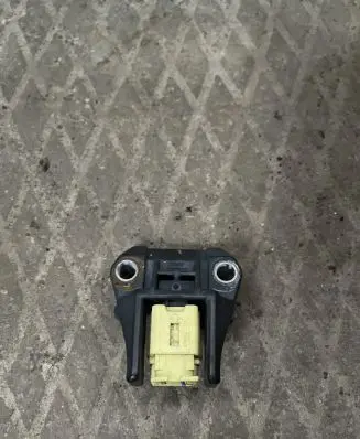 Subaru Outback Airbag deployment crash/impact sensor 98231AG020 7608150M2
