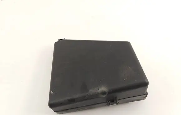 Subaru XV Fuse box cover MB504105B