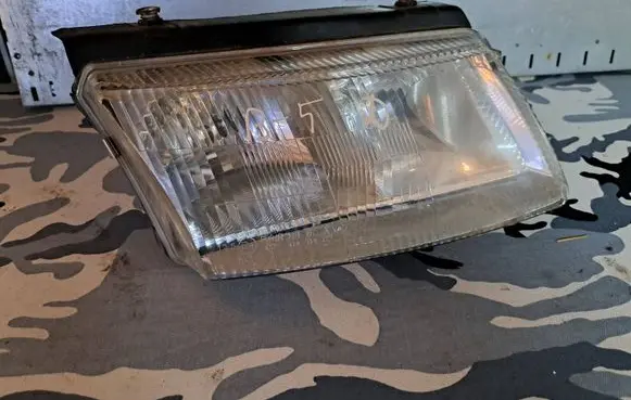 Volkswagen PASSAT B5 Headlight/headlamp
