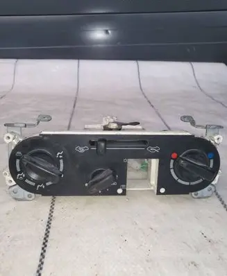 Mitsubishi Pajero Sport I Climate control unit Mr460759