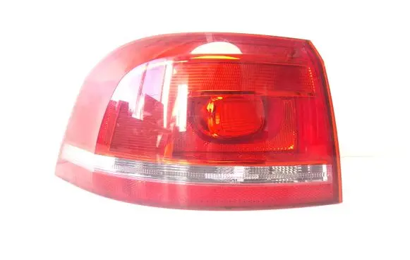 Volkswagen PASSAT B7 Rear/tail lights 3AF945095C