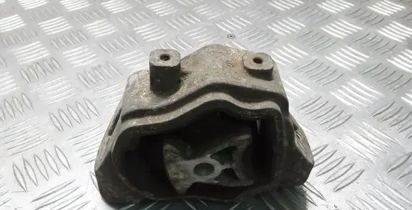 Volvo XC60 Engine mount bracket TR8070M18