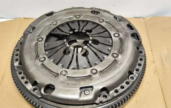 Volkswagen Transporter - Caravelle T5 Pressure plate 3082001787