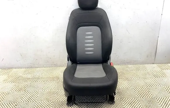 KIA Pro Cee'd II Front passenger seat 