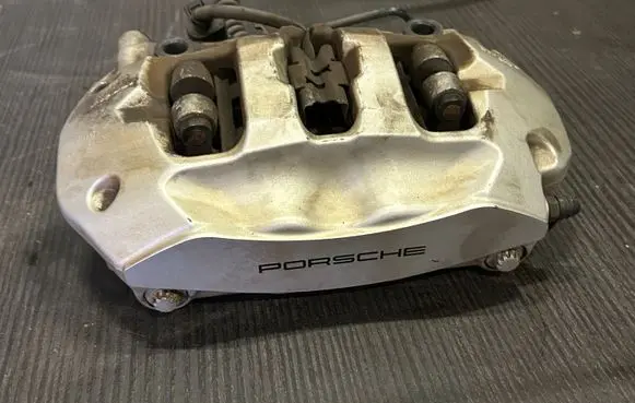 Porsche Cayenne (92A) Rear brake caliper 7P0615423 20A2205