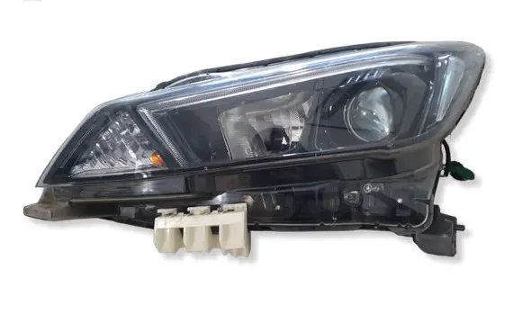 Nissan Leaf II (ZE1) Headlight/headlamp 260605SJ0A A1S0320000