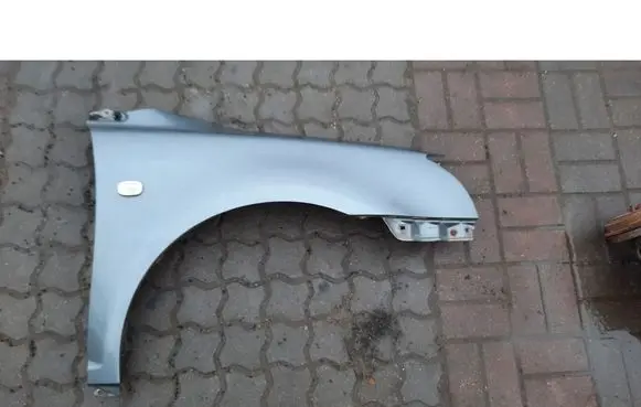 Toyota Avensis Verso Fender