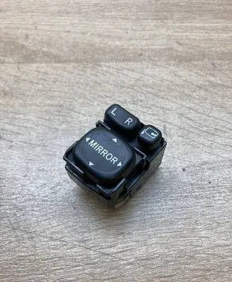 Toyota Avensis T250 Wing mirror switch 183575