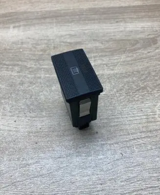Volkswagen PASSAT B4 Windscreen/window heater switch 3A0959621