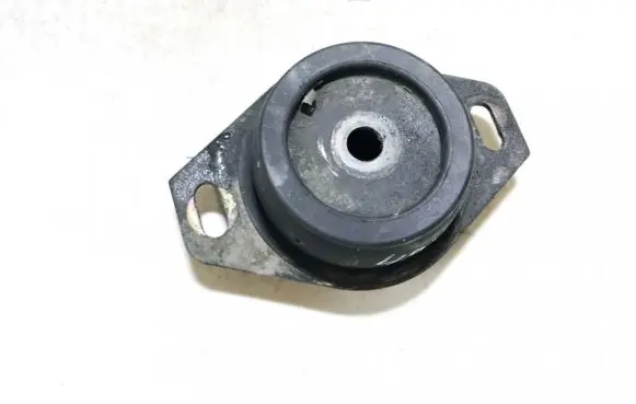 Citroen Xsara Picasso Engine mount bracket