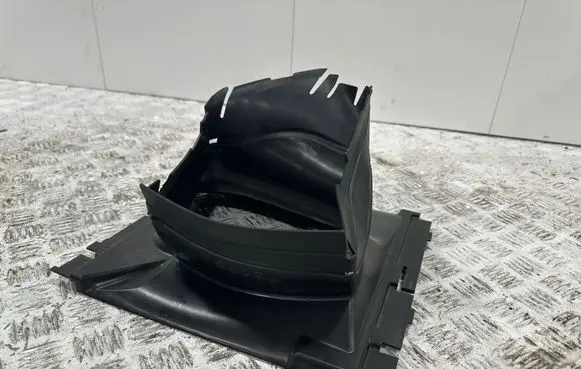 Audi Q8 Intercooler air channel guide 604249 4M8145334E