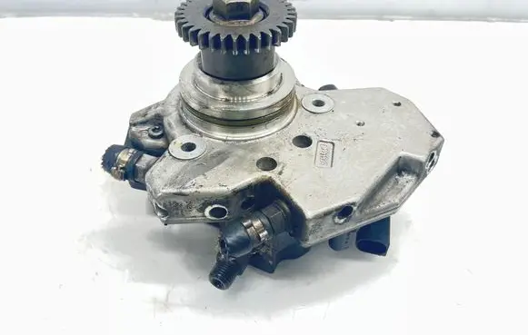 Mercedes-Benz ML W164 Fuel injection high pressure pump 0445010145 A6420700501 200700