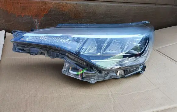 Toyota C-HR I Headlight/headlamp 81150F4180 200604359
