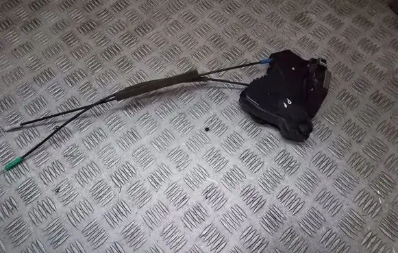 Toyota Corolla E120 E130 Front door lock 