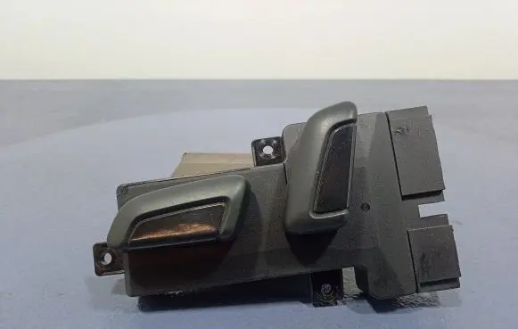 Volkswagen Tiguan Allspace Seat heating switch 8W0959747
